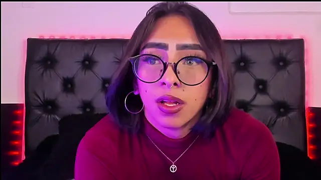 Snapshot of Skyler__blue4 chatting on 02/01/25, 01:23 Skyler blue4 online show from 02/01/25, 01:23