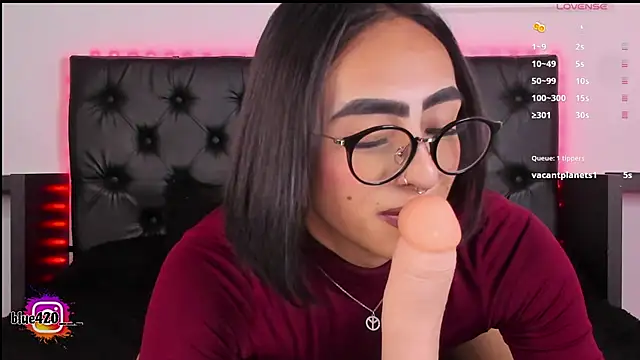 Snapshot of Skyler__blue4 chatting on 02/04/25, 09:49 Skyler blue4 online show from 02/04/25, 09:49