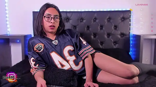 Snapshot of Skyler__blue4 chatting on 03/15/25, 02:46 Skyler blue4 online show from 03/15/25, 02:46