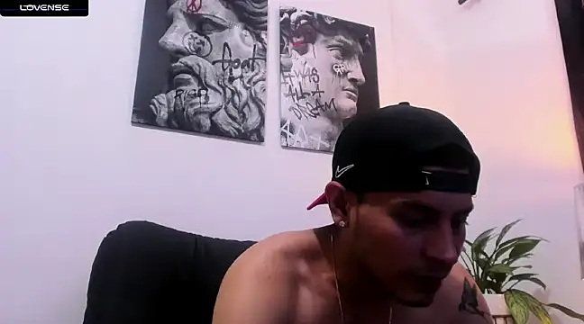 CruzVega online show from 03/01/25, 04:54