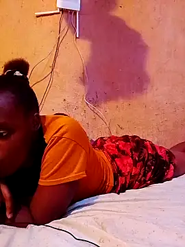 Snapshot of QUEEN-NAIMA chatting on 10/12/25, 06:40 QUEEN-NAIMA online show from 10/12/25, 06:40