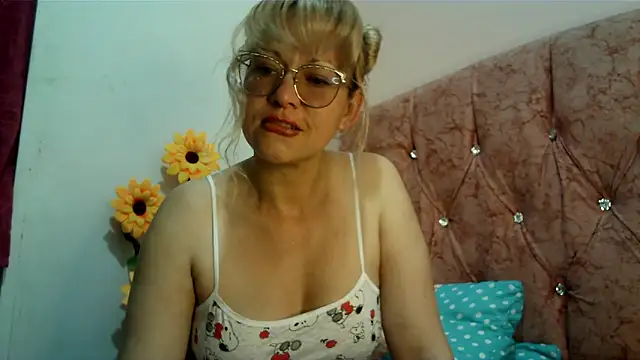 taylor198115 online show from 12/12/24, 11:18