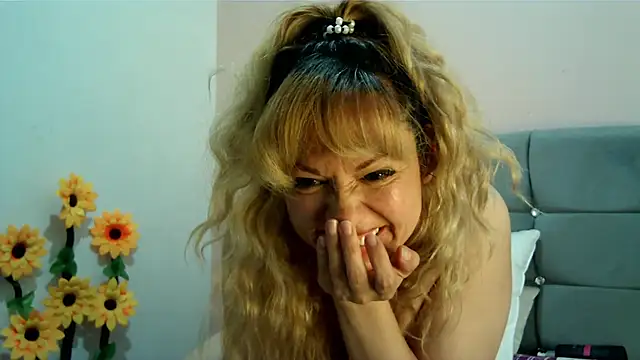 taylor198115 online show from 03/01/25, 10:13