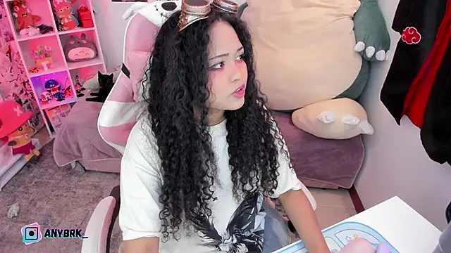 Snapshot of anyburkee chatting on 11/04/25, 11:53 anyburkee online show from 11/04/25, 11:53