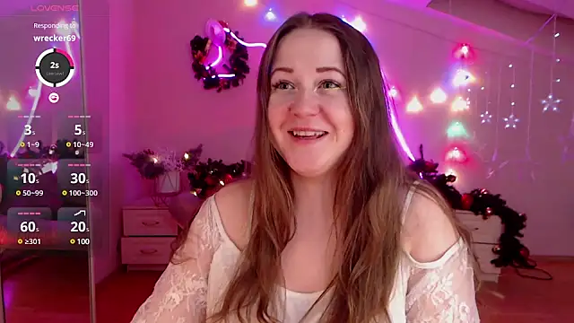 Snapshot of LizzyShine chatting on 12/17/24, 11:59 LizzyShine online show from 12/17/24, 11:59