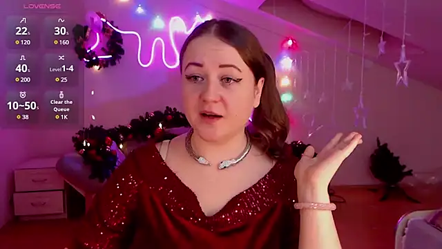 Snapshot of LizzyShine chatting on 12/18/24, 06:35 LizzyShine online show from 12/18/24, 06:35