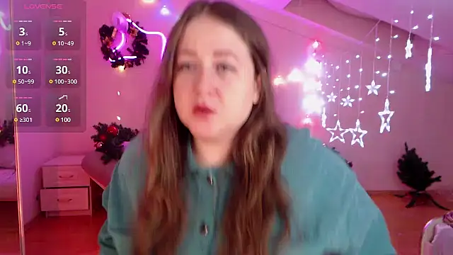 Snapshot of LizzyShine chatting on 12/26/24, 06:33 LizzyShine online show from 12/26/24, 06:33