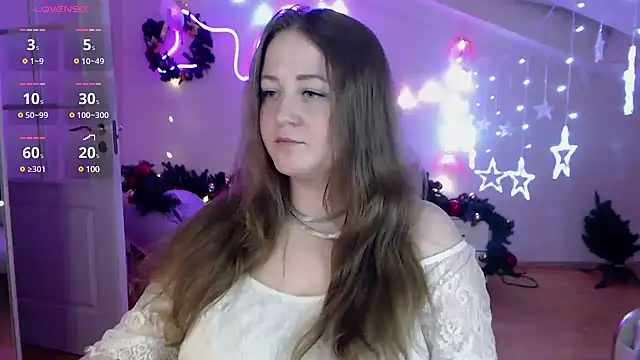Snapshot of LizzyShine chatting on 12/26/24, 10:52 LizzyShine online show from 12/26/24, 10:52