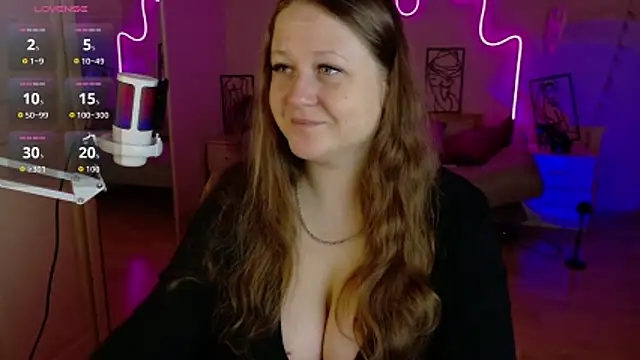 LizzyShine online show from 11/17/25, 05:08