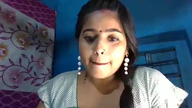 Snapshot of Sweet-Rani chatting on 01/05/25, 12:53 Sweet-Rani online show from 01/05/25, 12:53