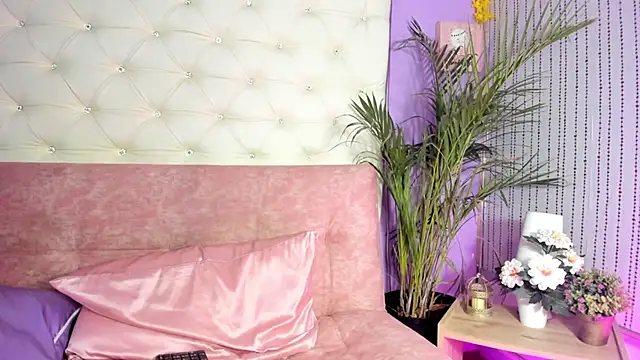 Snapshot of emaa_lambert chatting on 03/07/25, 01:42 emaa lambert online show from 03/07/25, 01:42