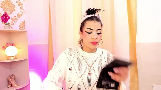 emaa lambert online show from 10/24/25, 04:25