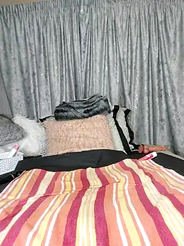 Snapshot of ThickianaRider chatting on 10/19/25, 02:50 ThickianaRider online show from 10/19/25, 02:50