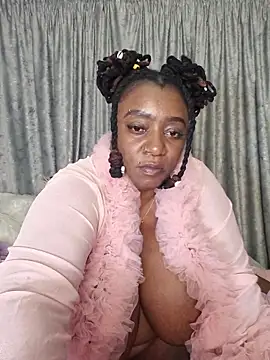 Snapshot of ThickianaRider chatting on 10/26/25, 07:20 ThickianaRider online show from 10/26/25, 07:20