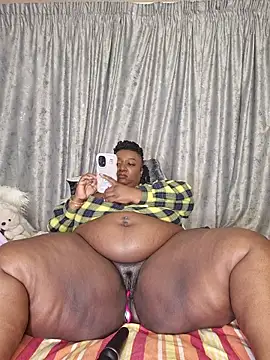 Snapshot of ThickianaRider chatting on 11/15/25, 03:48 ThickianaRider online show from 11/15/25, 03:48