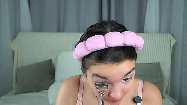 VeronaAppleberry online show from 10/24/25, 11:17