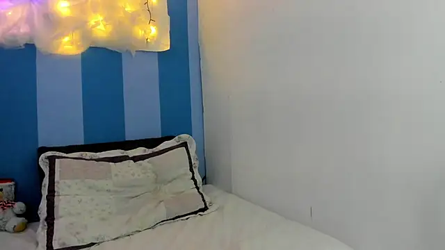 britny clouds online show from 12/24/24, 04:08