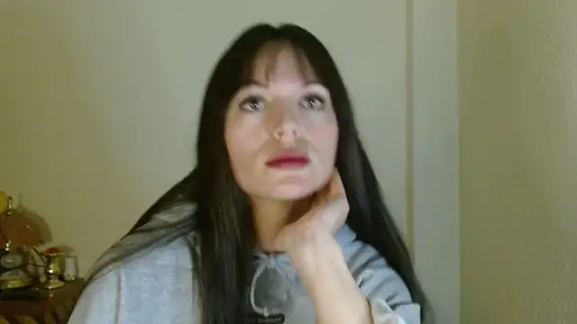 britny clouds online show from 11/28/25, 09:28