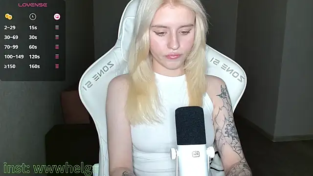 LizaKisses online show from 10/18/25, 12:06