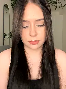 Snapshot of _SweetCandyy chatting on 11/08/25, 06:29 SweetCandyy online show from 11/08/25, 06:29