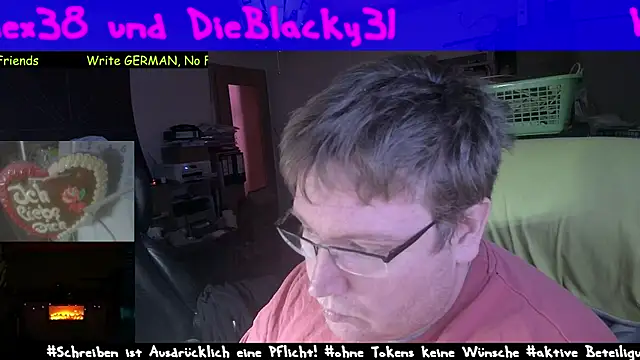 Snapshot of der_alex38 chatting on 03/19/25, 08:22 der alex38 online show from 03/19/25, 08:22