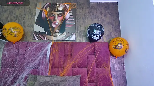 nicole  parker1 online show from 10/24/25, 07:10