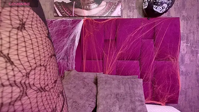 nicole  parker1 online show from 11/01/25, 07:05