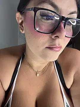 Snapshot of linatarens chatting on 11/11/25, 06:35 linatarens online show from 11/11/25, 06:35