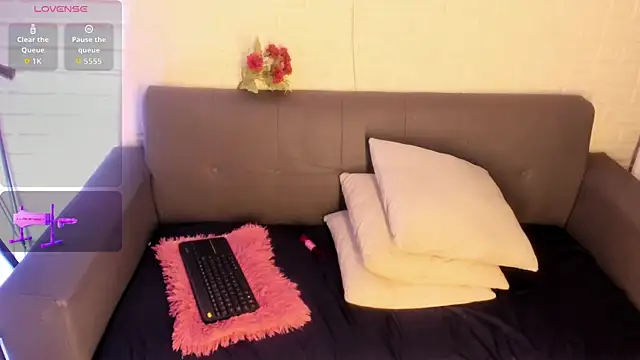 karina gomez 18 online show from 10/31/25, 11:44