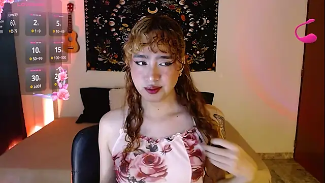 Snapshot of sophieMarshall01 chatting on 12/04/24, 04:38 sophieMarshall01 online show from 12/04/24, 04:38