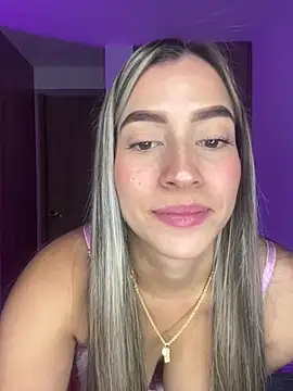 Issabela G1 online show from 12/24/24, 04:55