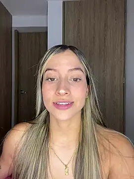 Issabela G1 online show from 01/27/25, 11:11