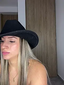 Issabela G1 online show from 02/10/25, 07:47