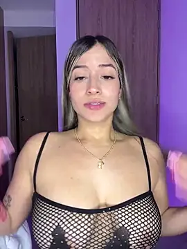 Issabela G1 online show from 02/23/25, 03:35