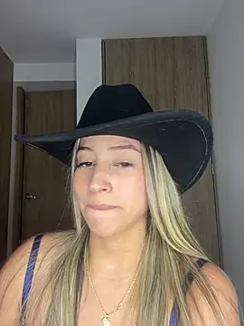 Issabela G1 online show from 03/19/25, 03:52