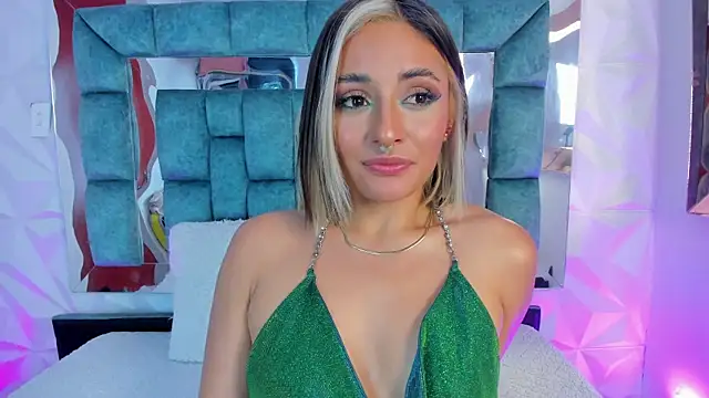 Snapshot of Nanda_Vixen chatting on 01/31/25, 06:24 Nanda Vixen online show from 01/31/25, 06:24