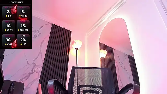 Snapshot of amber__blair chatting on 12/24/24, 03:49 amber blair online show from 12/24/24, 03:49