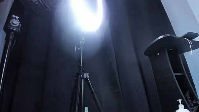 Snapshot of amber__blair chatting on 02/26/25, 09:27 amber blair online show from 02/26/25, 09:27