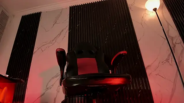 Snapshot of amber__blair chatting on 03/18/25, 11:53 amber blair online show from 03/18/25, 11:53