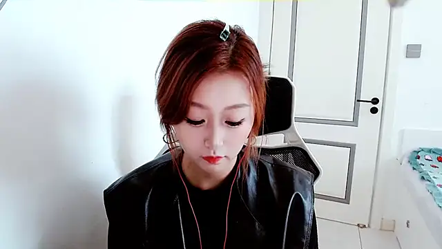 Snapshot of zhenzhen999 chatting on 10/29/25, 05:10 zhenzhen999 online show from 10/29/25, 05:10