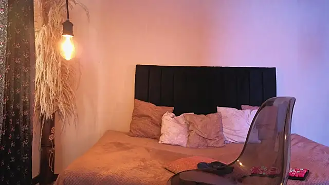 Snapshot of ChloeTurner_ chatting on 09/23/25, 08:12 ChloeTurner online show from 09/23/25, 08:12