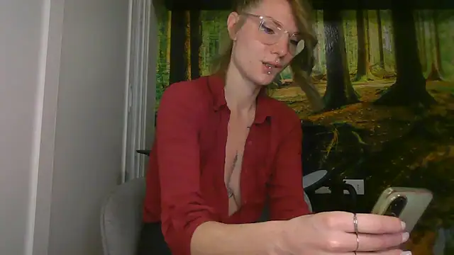 Snapshot of Feli_blue chatting on 10/22/25, 11:15 Feli blue online show from 10/22/25, 11:15