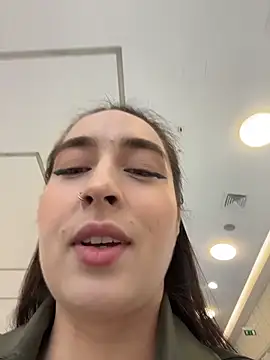 Snapshot of Holly_Play chatting on 10/06/25, 10:02 Holly Play online show from 10/06/25, 10:02