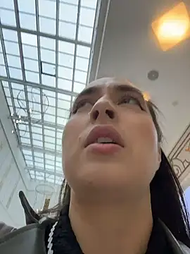 Snapshot of Holly_Play chatting on 10/10/25, 10:14 Holly Play online show from 10/10/25, 10:14