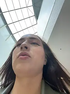 Snapshot of Holly_Play chatting on 10/13/25, 09:09 Holly Play online show from 10/13/25, 09:09