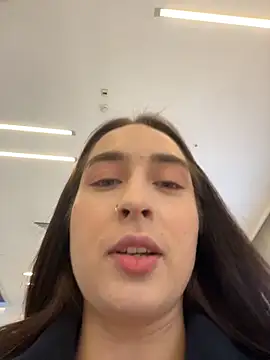 Snapshot of Holly_Play chatting on 11/15/25, 12:13 Holly Play online show from 11/15/25, 12:13