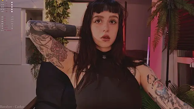 MichaellaMoon online show from 11/21/25, 06:50