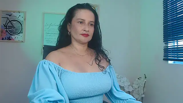 Snapshot of lucy_diiaz chatting on 03/13/25, 03:28 lucy diiaz online show from 03/13/25, 03:28