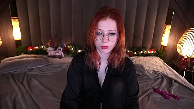 Snapshot of Sasha_Exclusive chatting on 12/19/24, 10:13 Sasha Exclusive online show from 12/19/24, 10:13