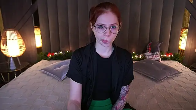 Snapshot of Sasha_Exclusive chatting on 12/23/24, 09:16 Sasha Exclusive online show from 12/23/24, 09:16